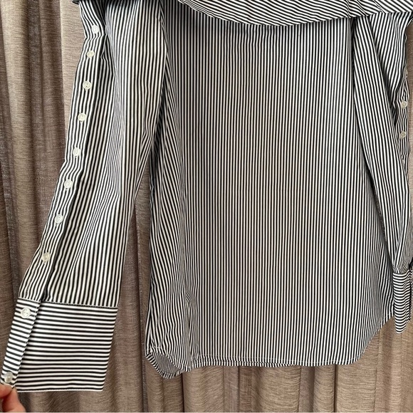 NWOT Guest Editor Off the Shoulder White & Black Stripes Blouse Size Medium - Picture 10 of 13